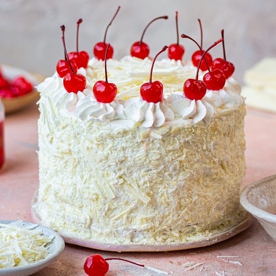 كيك الغابة البيضاء White Forest Cake