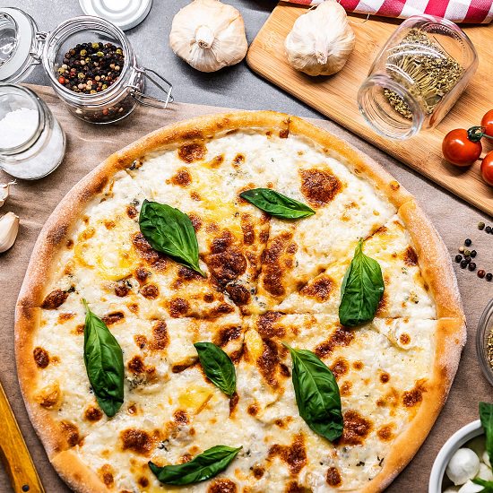 بيتزا الجبن Quattro Formaggio
